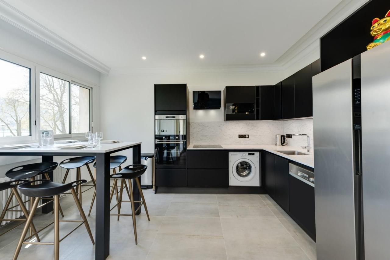Swan Lake - Design Apartment Facing Lake Annecy Buitenkant foto