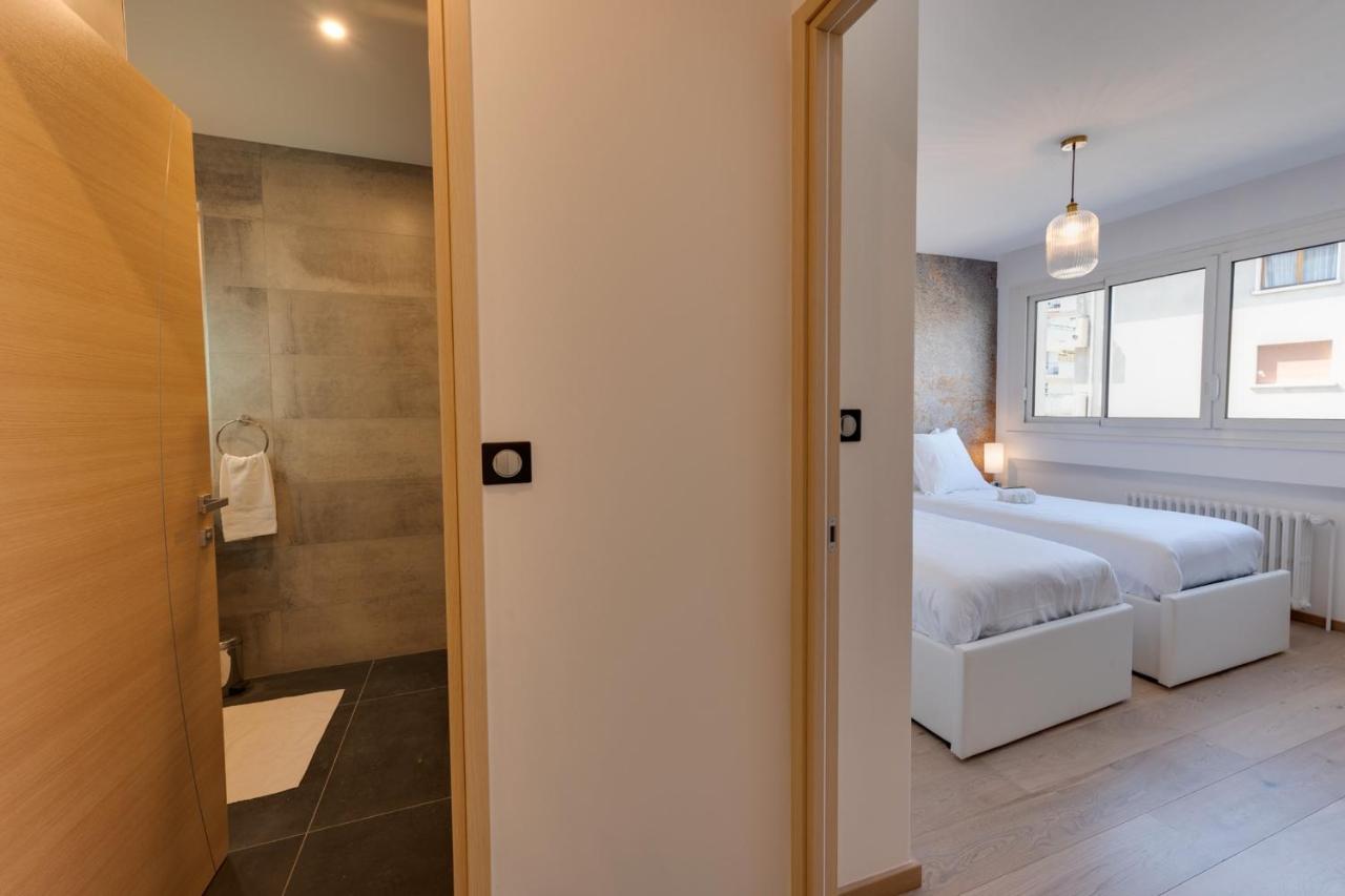 Swan Lake - Design Apartment Facing Lake Annecy Buitenkant foto