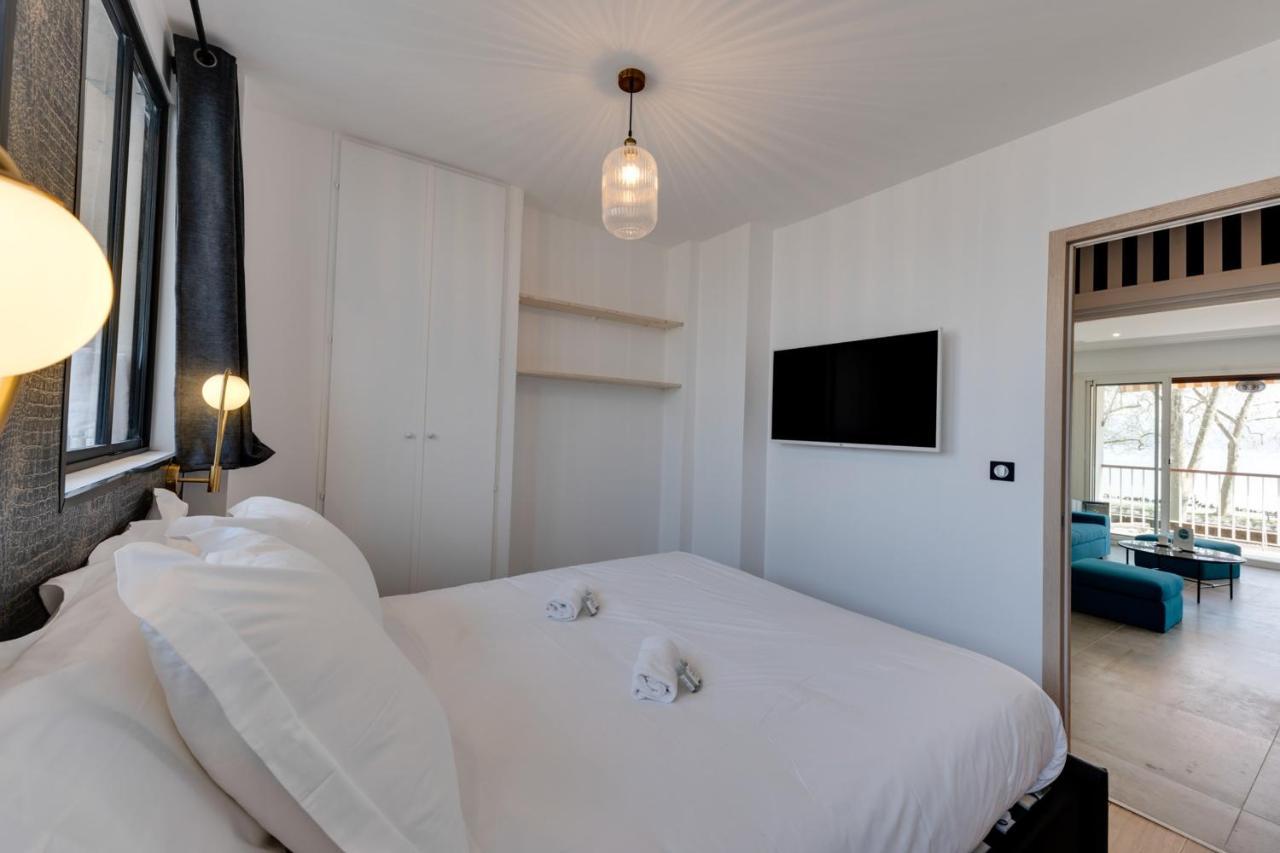 Swan Lake - Design Apartment Facing Lake Annecy Buitenkant foto